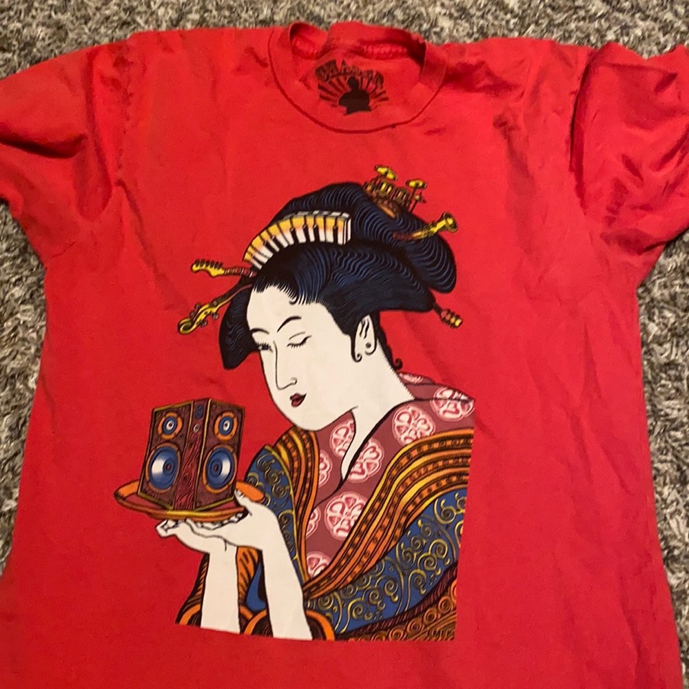 Chaser Brand Geisha Girl T-Shirt - (S)